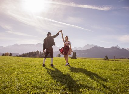 Tanzen Sie mit uns durch den Mai