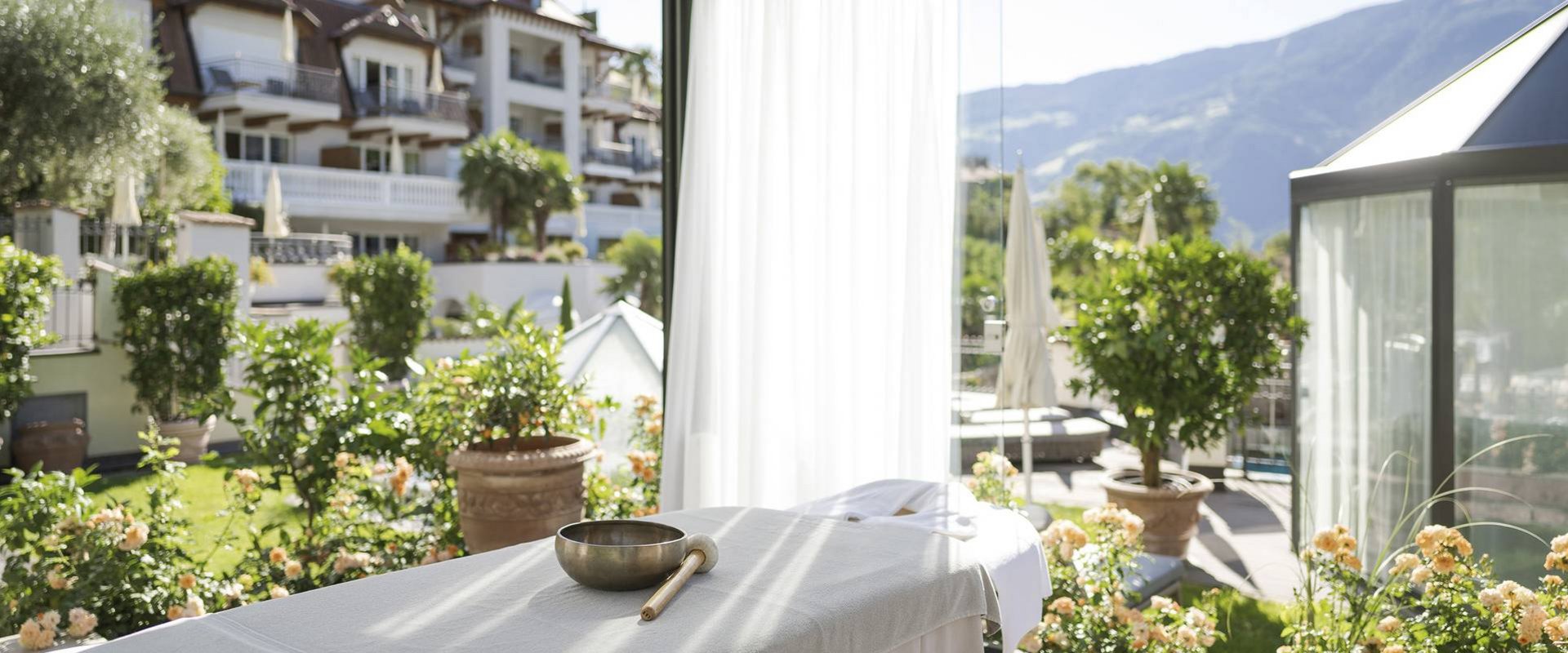 Hotel with large garden South Tyrol - private spa suites