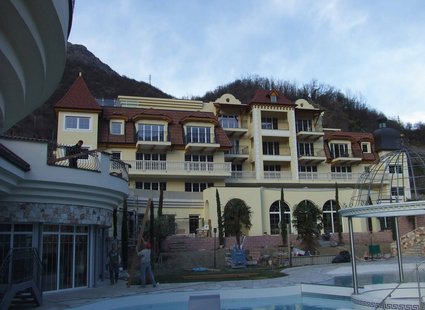 Familie Ladurner und Team im 5-Sterne-Resort Südtirol