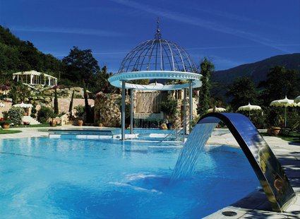 Familie Ladurner und Team im 5-Sterne-Resort Südtirol