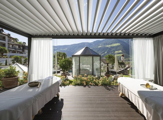 Hotel with large garden South Tyrol - private spa suites